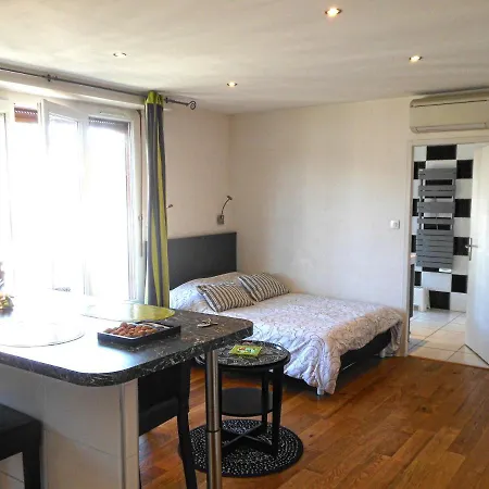 Апартаменти Residilaverde Gare Гренобль